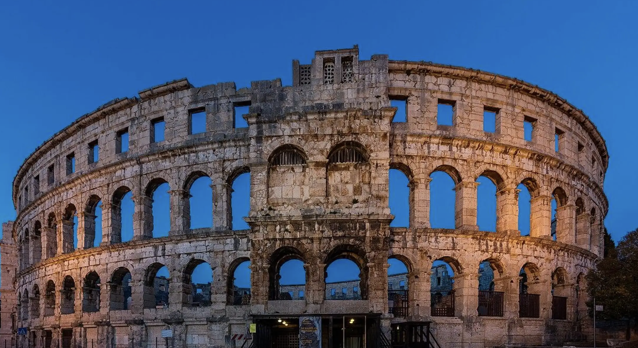 PULA ARENA TOUR
